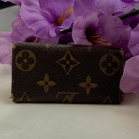 . LV Monogram 4 Key - Picture 4 of 8